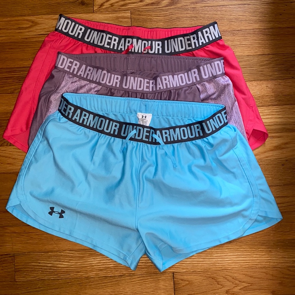Under armour shorts bundle size medium